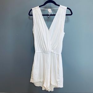 Ella Moss light ivory romper with POCKETS!